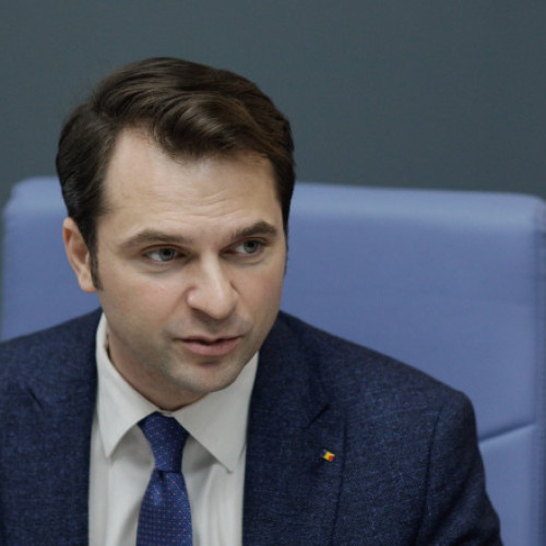 Ministrul Energiei, Sebastian Burduja, nu exclude posibilitatea de a candida din nou la alegerile pentru Primăria Capitalei, precizează digi24.ro. El a spus că decizia va fi luată de partide și că și-ar dori ca forțele europene să aibă un singur candidat pentru aceste alegeri, considerând că ar fi un semnal bun pentru bucureșteni.