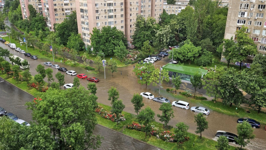 Alertă de vijelie și întârzieri în zboruri pe aeroportul Henri Coandă