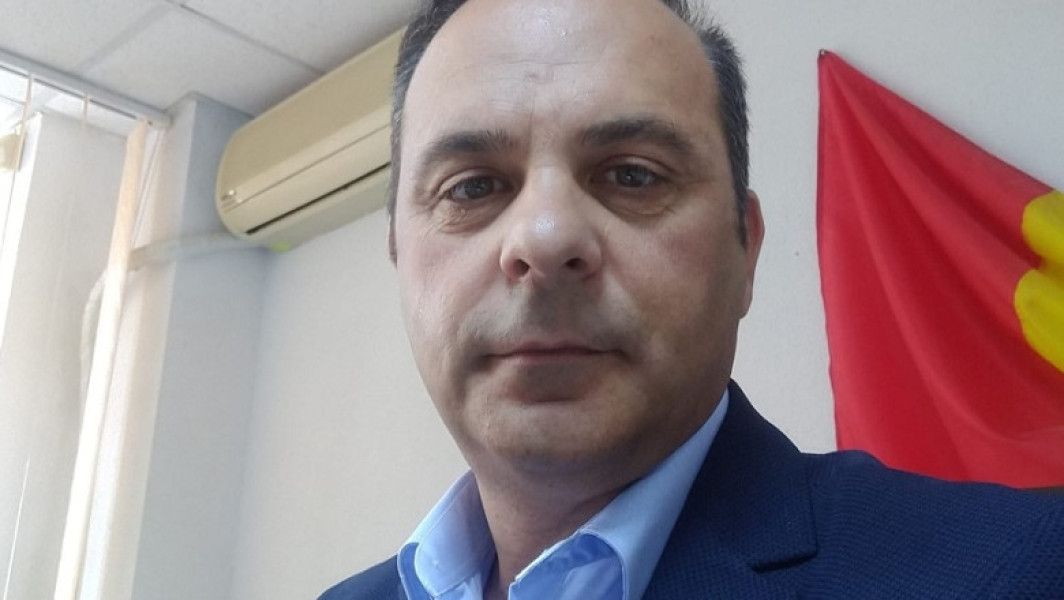Mitică Tuchila, directorul Direcției Sanitare Veterinare din Tulcea, a încheiat un acord de recunoaștere a vinovăției în cazul unui dosar de corupție, relatează digi24.ro. Acesta este acuzat că a cerut mită pentru a facilita plata despăgubirilor către un fermier ale cărui oi au fost sacrificate din cauza pestei.
