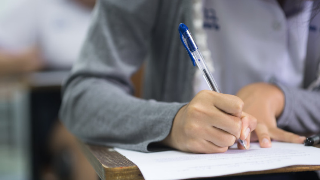 Elevii de liceu susțin examenul de Bacalaureat 2025: proba la matematică pentru profilurile real și tehnologic