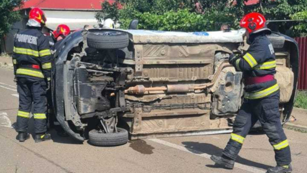 accident rutier la Dorohoi: șapte persoane implicate și trei copii la spital