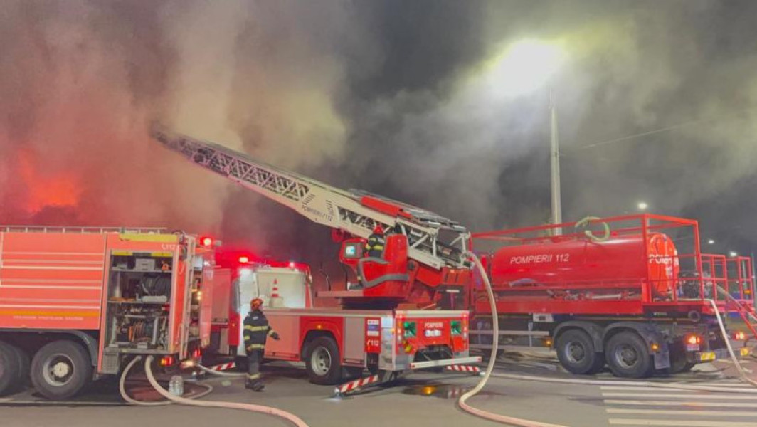 Incendiu în Galați: intervenție masivă pentru stingerea unui foc de amploare