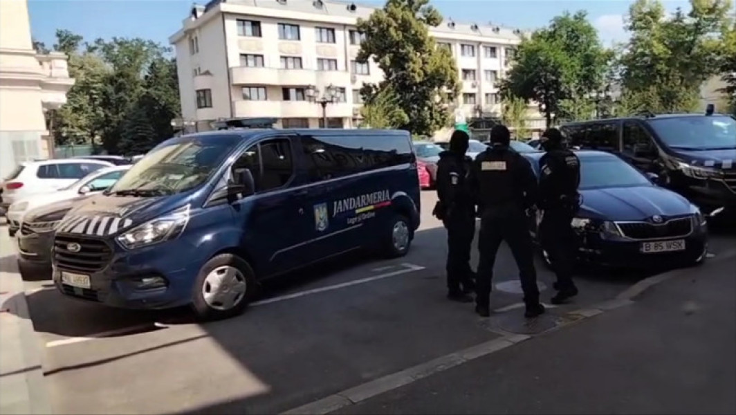 Percheziții la Primăria Iași în cadrul unei anchete privind angajările false