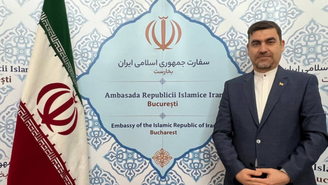 Iranul urmărește dezvoltarea programului său nuclear, deși oficial susține că scopul principal este utilizarea pentru energie civilă. Potrivit unui interviu cu ambasadorul Iranului la București, Seyed Hossein Sadat Meidani, Iranul a început să lucreze la industria nucleară internă din cauza restricțiilor impuse de piețele internaționale.