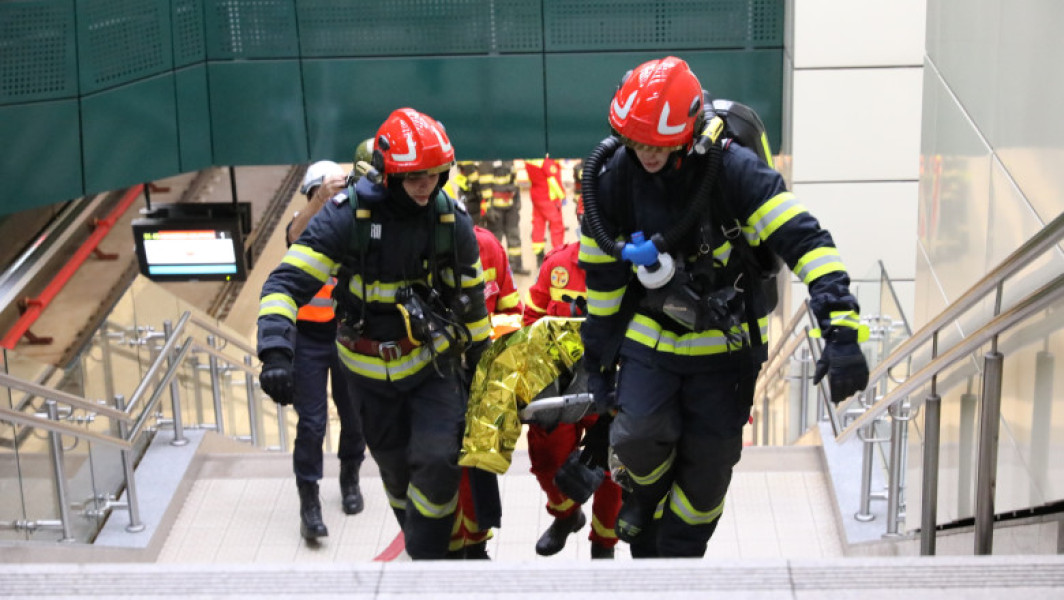 Video&Foto Explozie simulată la metrou, zeci de victime evacuate. Ziua a doua a exercițiului „Seism 2025”