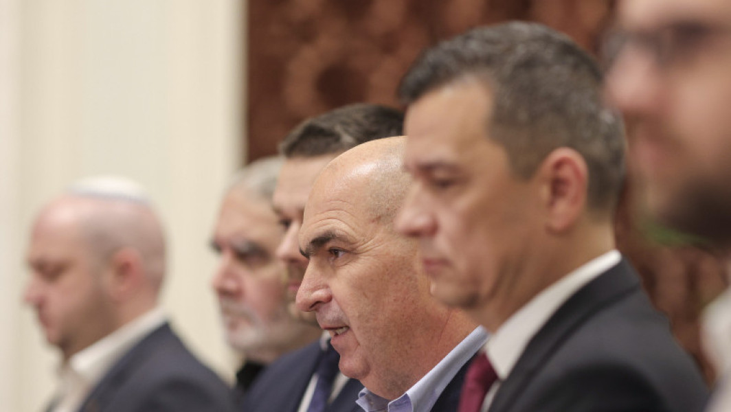 Video Ședințe decisive pentru formarea guvernului Bolojan. Liderii coaliției s-au întâlnit din nou duminică dimineață la negocieri
