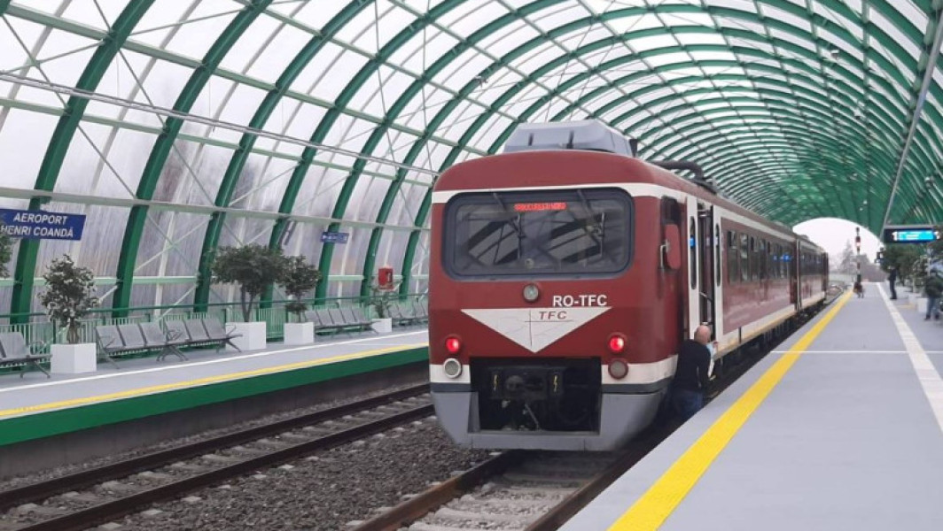 Degajări de fum la automotorul unui tren care circula către Aeroportul Henri Coandă. Circulaţia a 3 trenuri de călători a fost afectată