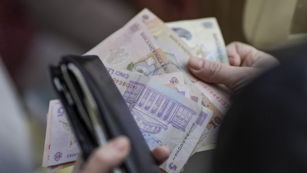 O femeie din Carei a găsit un portofel cu 5.700 de lei în parcarea unui supermarket. Ce s-a întâmplat după o lună