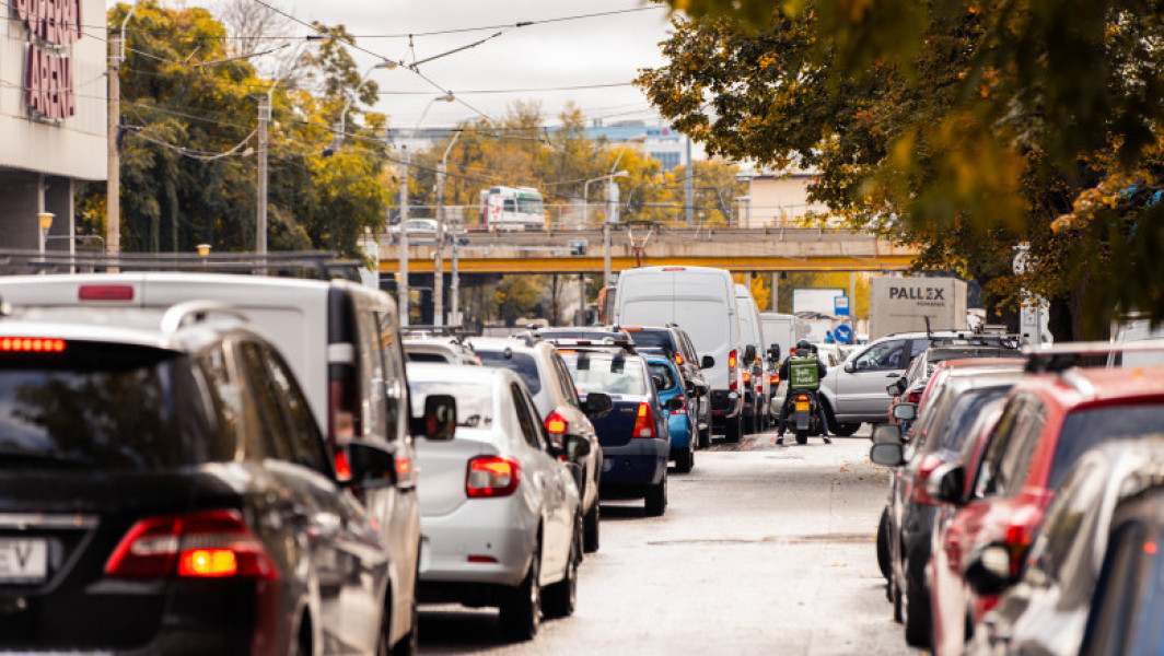 Șoferii care vor plăti mai mult după eliminarea plafonării RCA și localitățile în care tarifele ar putea să scadă