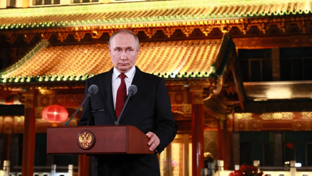 Liderul rus Vladimir Putin spune că nu a auzit despre filmul „Magul de la Kremlin”
