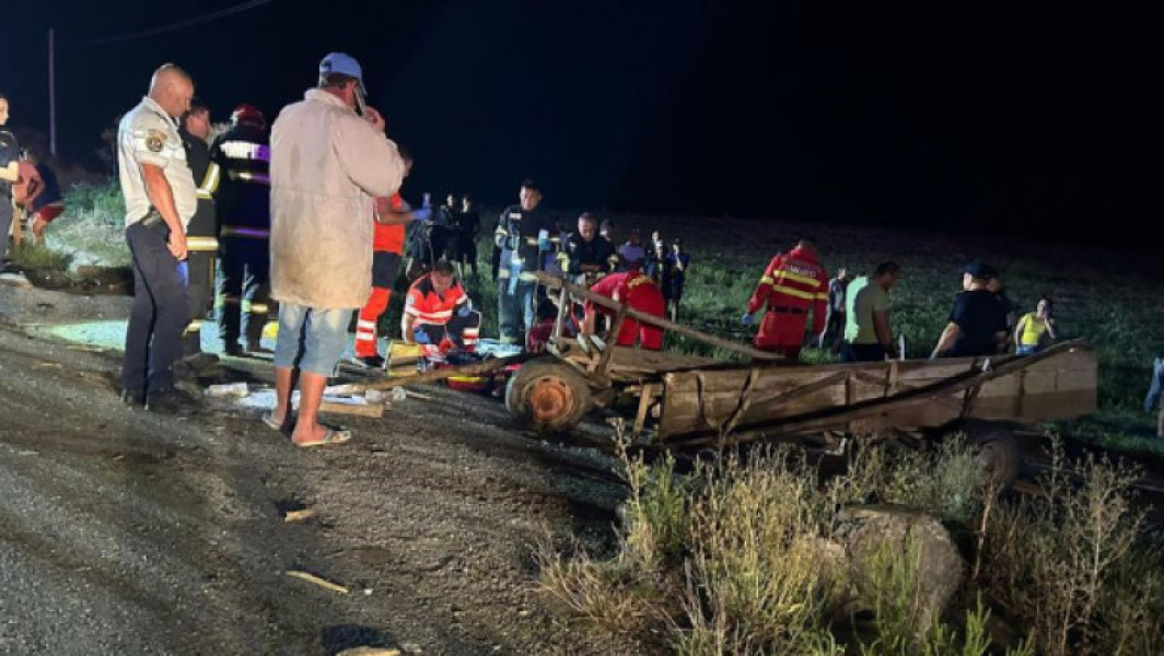 Autoutilitară lovește o căruță în Iași: cinci victime, doi morți