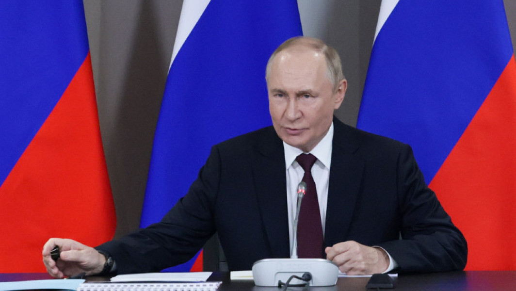 Avertismentul lui Putin: Occidentul să nu trimită trupe în Ucraina, în timp ce negocierile caută un drum nou