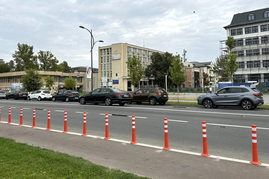 Trafic haotic în intersecția centrală a Sloboziei în debut de an școlar